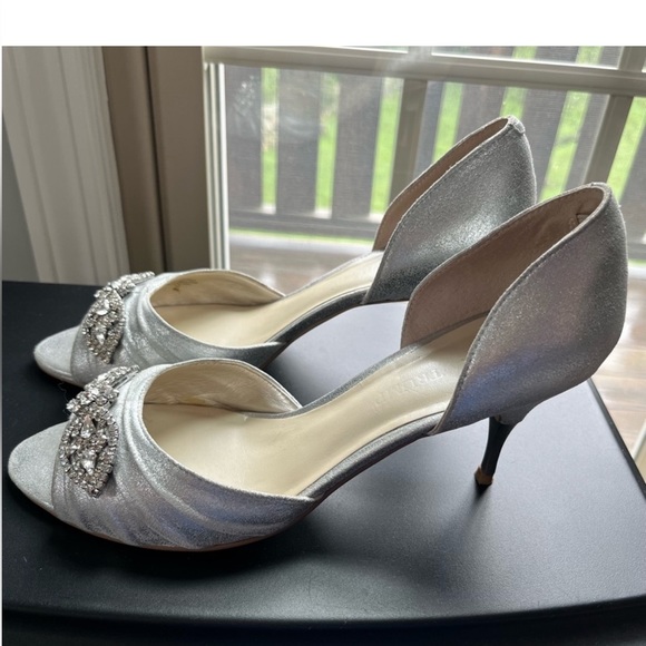 Ivanka Trump Nanci Silver Suede Heels  Size 10 - Picture 4 of 11